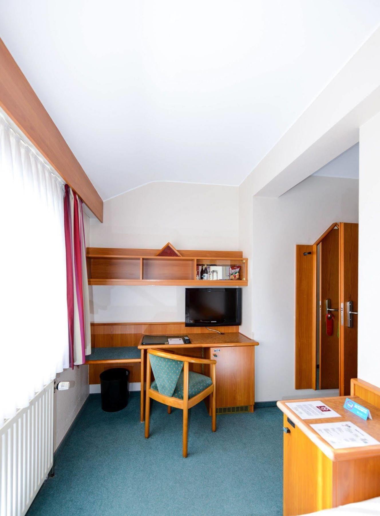 Christophe Colomb Luxemburg Exterior foto