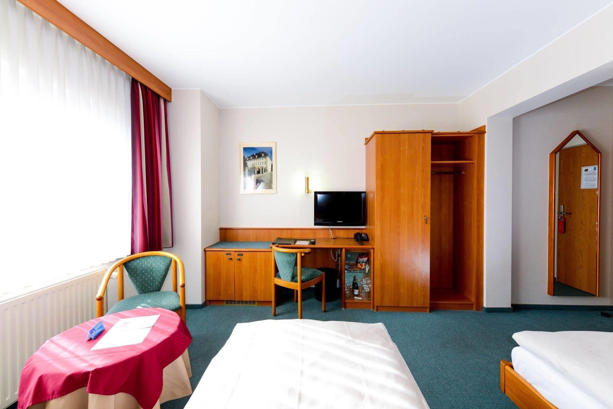 Christophe Colomb Luxemburg Exterior foto